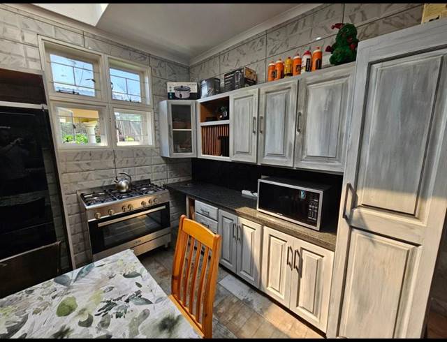 5 BEDROOM HOUSE FOR SALE IN SINOVILLE